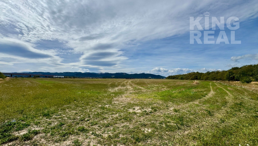 Pozemok pri letisku Poprad - Tatry