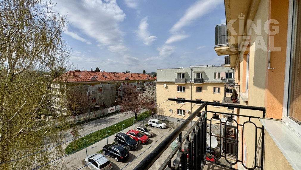 3 izbový byt s balkónom, ul. Janouškova v Prešove