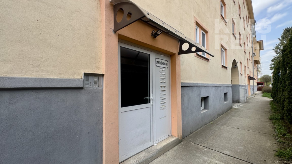 3 izbový byt s balkónom, ul. Janouškova v Prešove