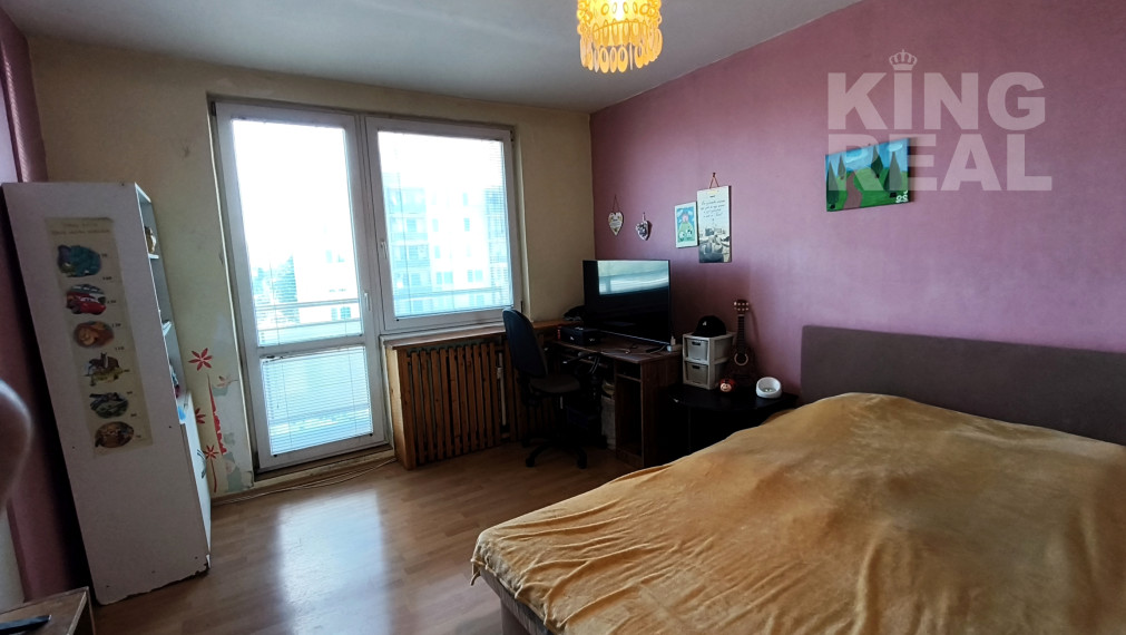 Exkluzívne na predaj 3-izbový byt s balkónom v meste Štúrovo.