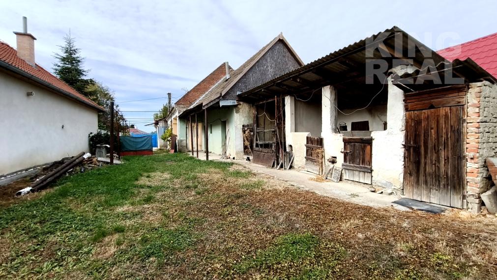 4-izbový rodinný dom v Tešedíkove s pozemkom pri jazere