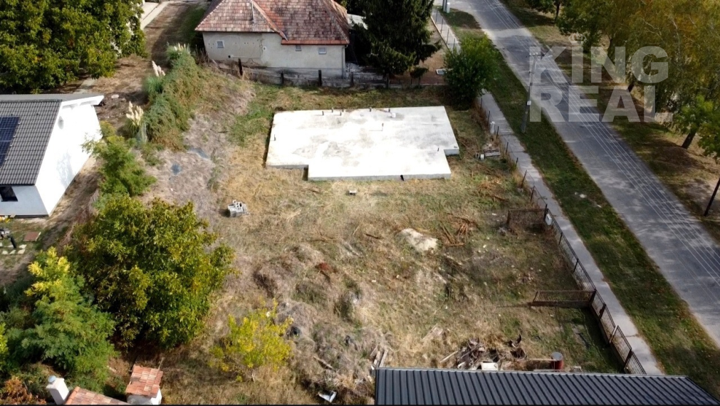 Pozemok 976 m² v Nitrianskom Hrádku so stavebným povolením