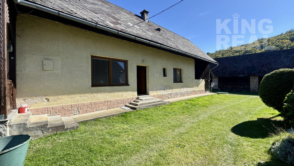 Vidiecky dom so stodolou, sypancom a záhradou v obci Gerlachov okr. Bardejov