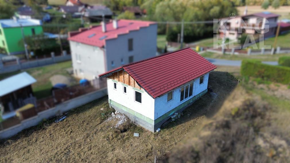 NA PREDAJ | NOVOSTAVBA - Trojizbový rodinný dom s pozemkom 946 m² – Lažany pri Prešove