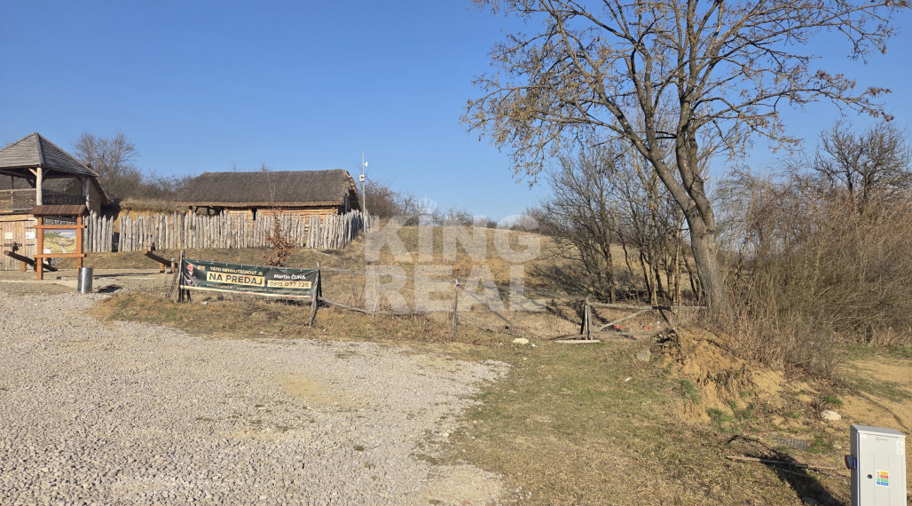NA PREDAJ STAVEBNÝ KOMERČNÝ POZEMOK – VEĽKÝ ŠARIŠ - PREŠOV