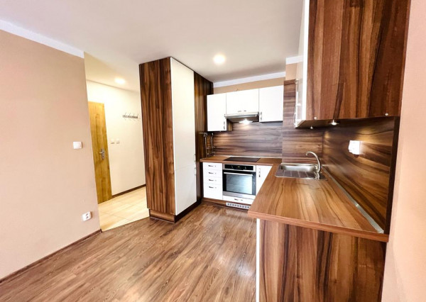 Pekný 2 izbový byt s parkovacím miestom, Košice -Šaca