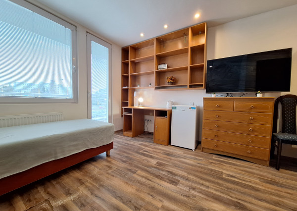 REZERVOVANÉ: NA PREDAJ ZREKONŠTRUOVANÁ GARSÓNKA