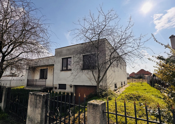 RODINNÝ DOM V KÚPEĽNOM MESTE NESVADY
