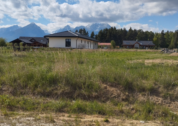 Stavebný pozemok s krásnym výhľadom na Tatry, VEĽKÁ LOMNICA