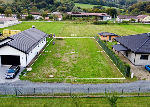 Stavebný pozemok, Komárov