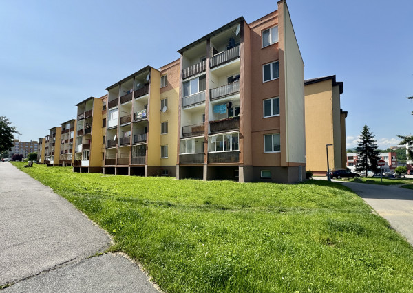 Na predaj 2,5 izbový byt s loggiou, ul. Moyzesova 1, Bardejov