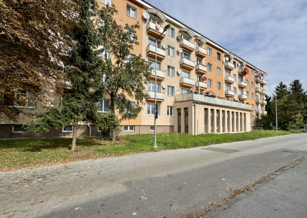 3i. byt v tehlovom bytovom dome v centre Prešova