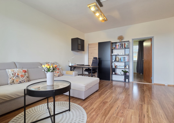 NA PREDAJ SLNEČNÝ 3-IZBOVÝ BYT - JURKOVIČOVA, PREŠOV