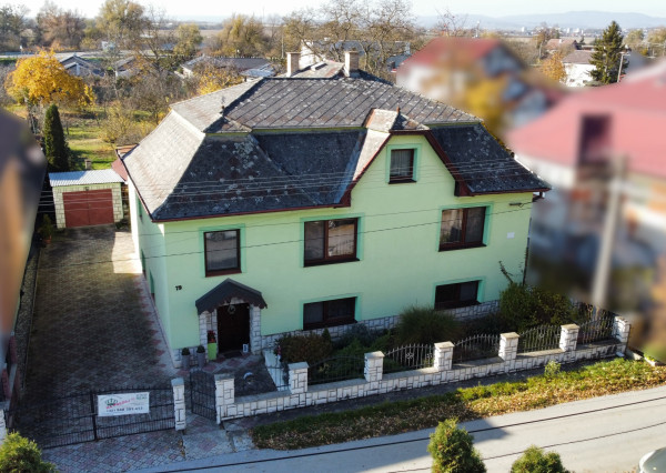 Predaj priestranného rodinného domu s veľkým pozemkom – Nižná Hutka, Ortášska ulica (12 km od Košíc)