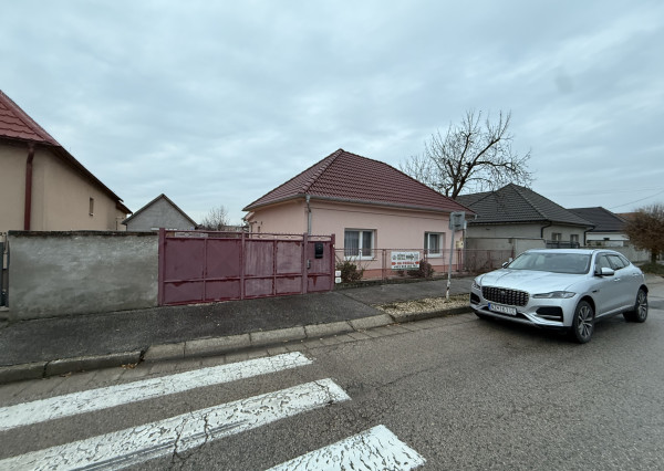 NA PREDAJ RODINNÝ DOM ÚĽANY NAD ŽITAVOU