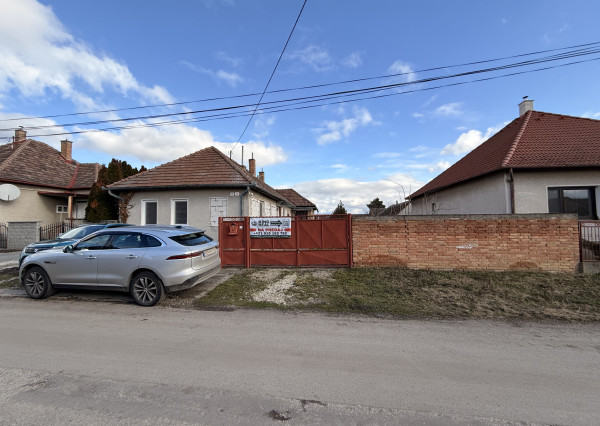 NA PREDAJ – RODINNÝ DOM S PRÍSTAVBOU, BÁNOV