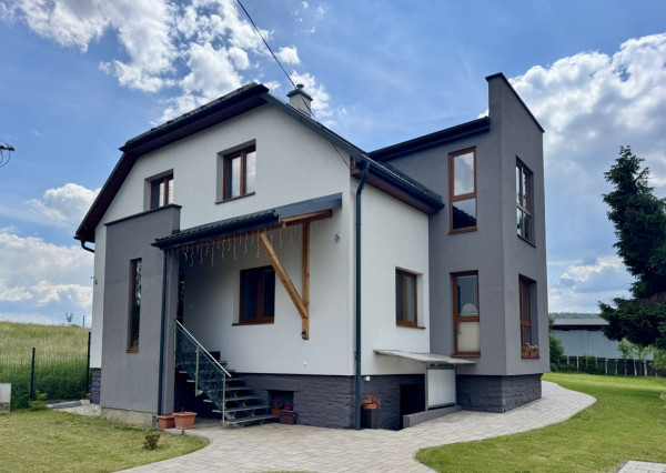Veľký rodinný dom na rozsiahlom pozemku v obci Zborov okr. Bardejov