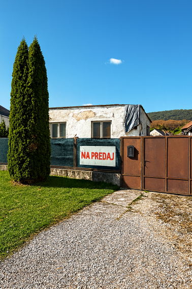 🏡 Pozemok s rodinným domom na zbúranie –Drážovce pri Nitre