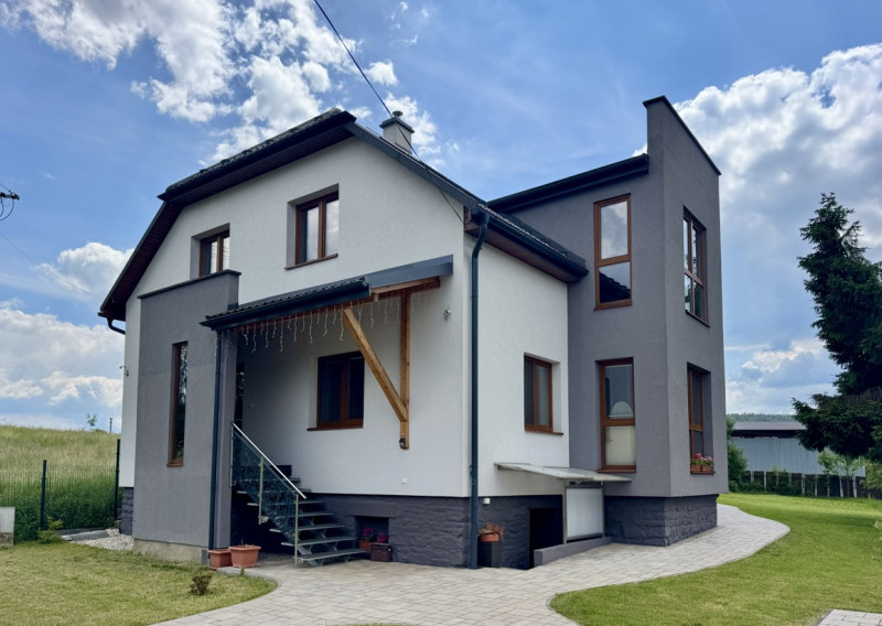 Veľký rodinný dom na rozsiahlom pozemku v obci Zborov okr. Bardejov