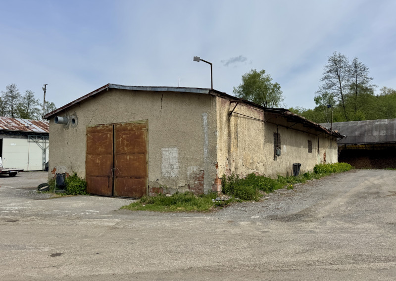 NA PRENÁJOM - Skladový priestor 250 m2, Giraltovce pri hlavnej ceste I/21