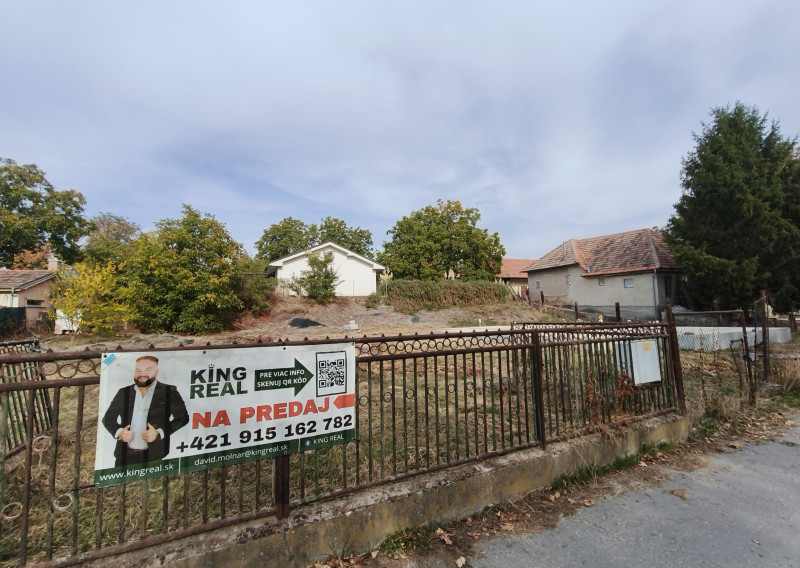 Pozemok 976 m² v Nitrianskom Hrádku so stavebným povolením